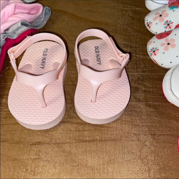 NWOT LOT of 3 pair Old Navy flip flops - Picture 2 of 3